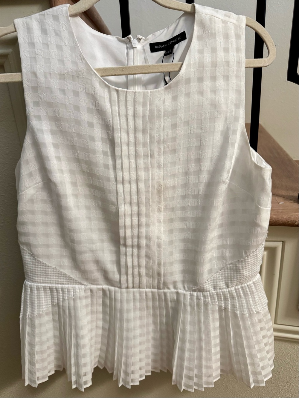 Banana Republic White Checkered Peplum Shell - Picture 1 of 4